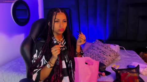 Zara Lim  online show from December 14, 6:01 pm