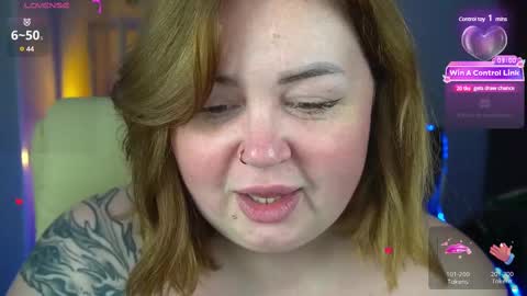 Snapshot of zarareign_ chatting on December 6, 1:55 pm Lola online show from December 6, 1:55 pm