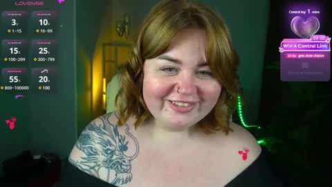 Snapshot of zarareign_ chatting on December 7, 2:35 pm Lola online show from December 7, 2:35 pm