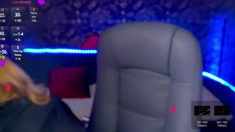 Snapshot of zarareign_ chatting on December 16, 12:48 am Lola online show from December 16, 12:48 am