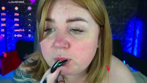 Snapshot of zarareign_ chatting on January 16, 3:56 am Lola online show from January 16, 3:56 am