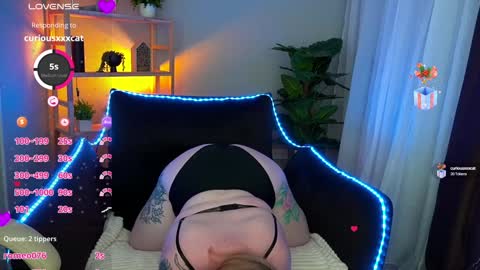 Snapshot of zarareign_ chatting on February 5, 10:01 pm Lola online show from February 5, 10:01 pm