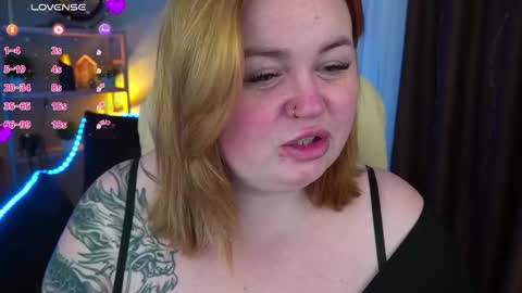 Snapshot of zarareign_ chatting on March 7, 1:31 am Lola online show from March 7, 1:31 am