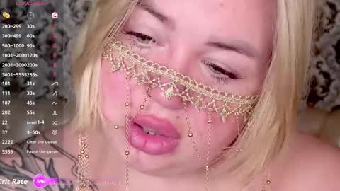 Snapshot of zarareign_ chatting on September 25, 7:39 pm Lola online show from September 25, 7:39 pm