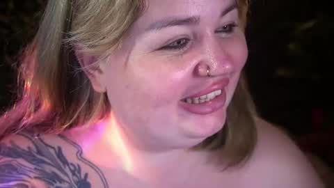 Snapshot of zarareign_ chatting on July 23, 1:58 am Lola online show from July 23, 1:58 am