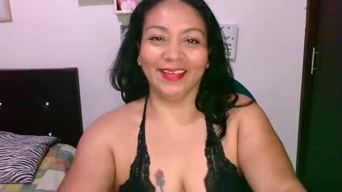 Snapshot of zaray_45bella chatting on February 22, 12:36 pm zaray online show from February 22, 12:36 pm