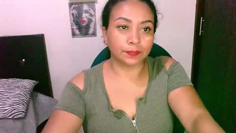 Snapshot of zaray_45bella chatting on March 21, 10:24 pm zaray online show from March 21, 10:24 pm