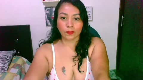 Snapshot of zaray_45bella chatting on March 28, 9:47 pm zaray online show from March 28, 9:47 pm