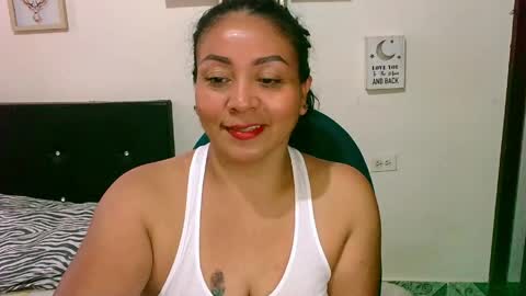 Snapshot of zaray_45bella chatting on April 7, 9:26 pm zaray online show from April 7, 9:26 pm