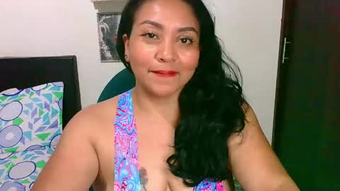 Snapshot of zaray_45bella chatting on April 13, 9:42 pm zaray online show from April 13, 9:42 pm