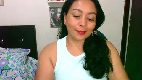 Snapshot of zaray_45bella chatting on April 16, 9:39 pm zaray online show from April 16, 9:39 pm
