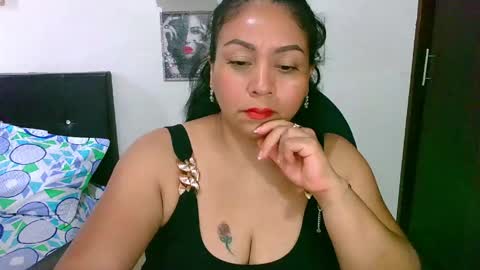 Snapshot of zaray_45bella chatting on April 23, 9:17 pm zaray online show from April 23, 9:17 pm