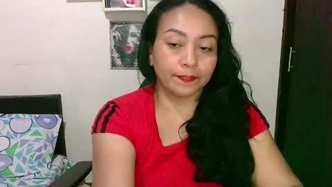Snapshot of zaray_45bella chatting on June 3, 9:42 pm zaray online show from June 3, 9:42 pm