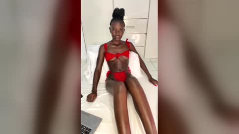 zaria_amara online show from May 25, 9:32 pm