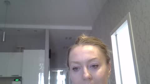 Snapshot of zarinaswift chatting on May 19, 4:19 am Zarina Swift online show from May 19, 4:19 am