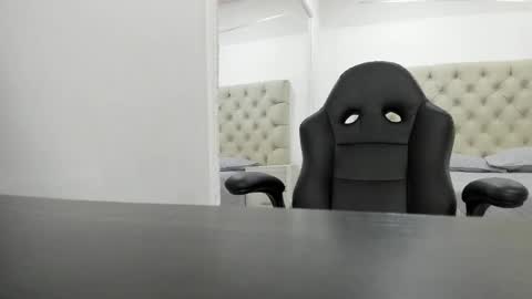 Zarina Waynne online show from November 24, 8:19 pm