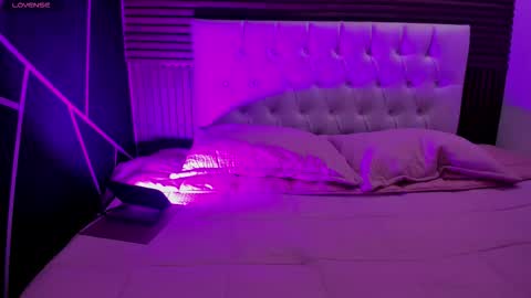 Zarina Waynne online show from March 18, 1:03 pm