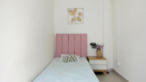 vanessa  online show from October 31, 8:54 pm