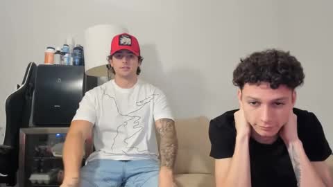 Snapshot of zaylanez chatting on February 5, 10:01 pm Zay lanez online show from February 5, 10:01 pm