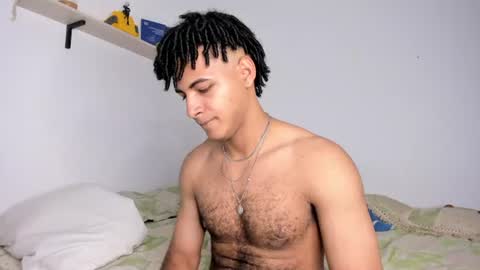 Snapshot of zayn_moreno chatting on June 21, 8:55 pm zayn 3 online show from June 21, 8:55 pm