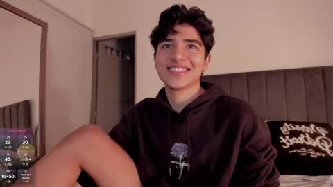 Snapshot of zayotto chatting on December 4, 6:23 am Hii im Zay. I save money for education. PVT Open. online show from December 4, 6:23 am