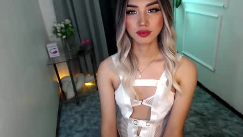 zelainalovetocum online show from February 5, 5:09 am
