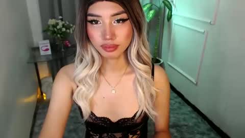zelainalovetocum online show from February 22, 4:40 pm