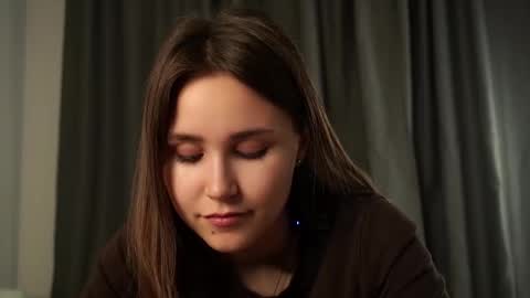 Snapshot of zeldaes chatting on September 26, 1:09 am Emilia online show from September 26, 1:09 am