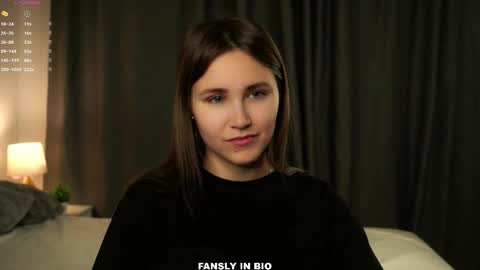 Snapshot of zeldaes chatting on October 16, 11:28 pm Emilia online show from October 16, 11:28 pm