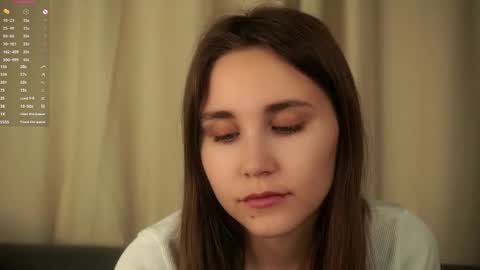 Snapshot of zeldaes chatting on October 29, 1:19 am Emilia online show from October 29, 1:19 am