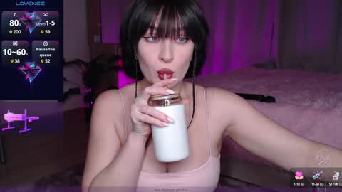 Snapshot of zemeee chatting on February 16, 7:05 pm Clary online show from February 16, 7:05 pm