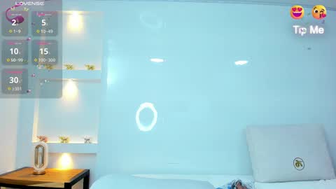 Zenda Evans online show from February 15, 11:06 am