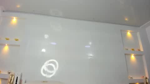 Zenda Evans online show from December 3, 3:47 am