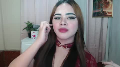 Snapshot of zendaya_amore chatting on December 8, 7:32 pm Zendaya online show from December 8, 7:32 pm