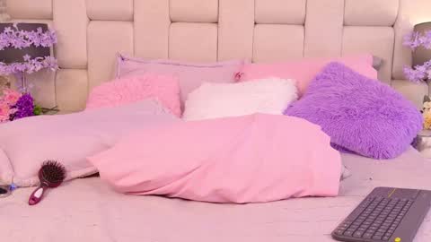 Snapshot of zendayagreey chatting on October 1, 7:31 pm Zendaya online show from October 1, 7:31 pm