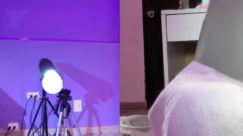 Snapshot of zendayagreey chatting on November 18, 7:18 pm Zendaya online show from November 18, 7:18 pm