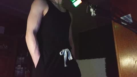 Snapshot of zeroreaction chatting on April 4, 7:33 pm zeroreaction online show from April 4, 7:33 pm