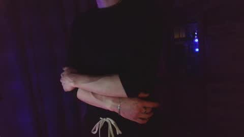 Snapshot of zeroreaction chatting on April 7, 8:09 pm zeroreaction online show from April 7, 8:09 pm