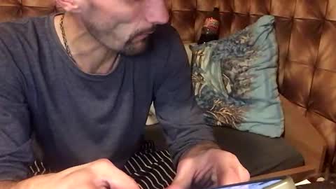 zervale online show from December 5, 9:39 pm