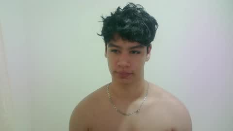 zeus_183 online show from May 9, 7:02 am