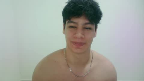 zeus_183 online show from May 10, 5:23 am