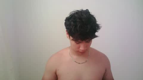 zeus_183 online show from May 20, 3:07 pm