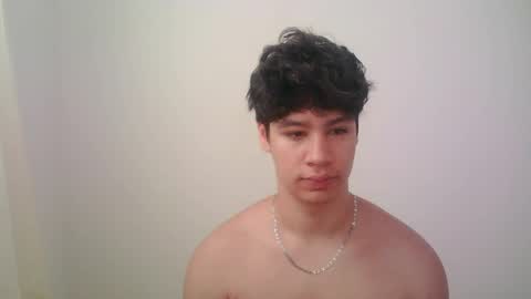 zeus_183 online show from May 28, 1:52 pm