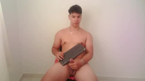 zeus_183 online show from May 29, 2:59 pm