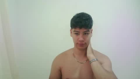 zeus_183 online show from May 30, 11:29 am