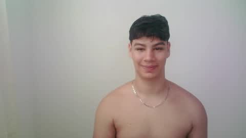 zeus_183 online show from June 1, 11:56 am