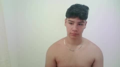 zeus_183 online show from June 2, 1:46 pm