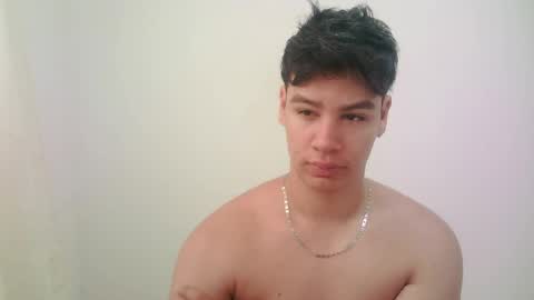 zeus_183 online show from June 3, 12:52 pm