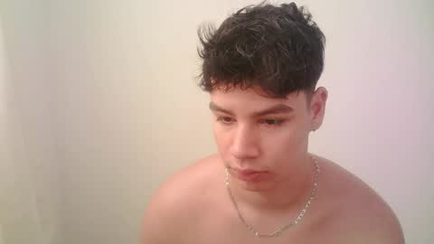 zeus_183 online show from June 3, 2:33 pm