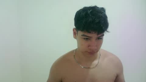 zeus_183 online show from June 6, 5:23 am